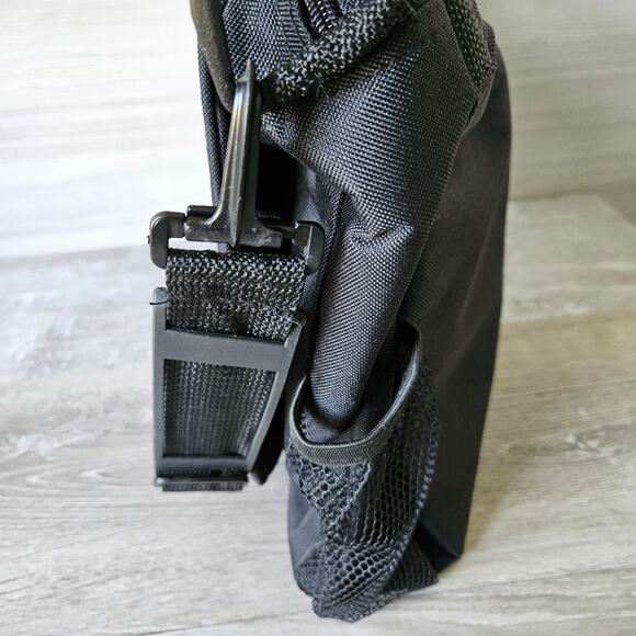 Transformers 2007 Hasbro Multinational Credit Collections Meeting Messenger Bag - Picture 8 of 14